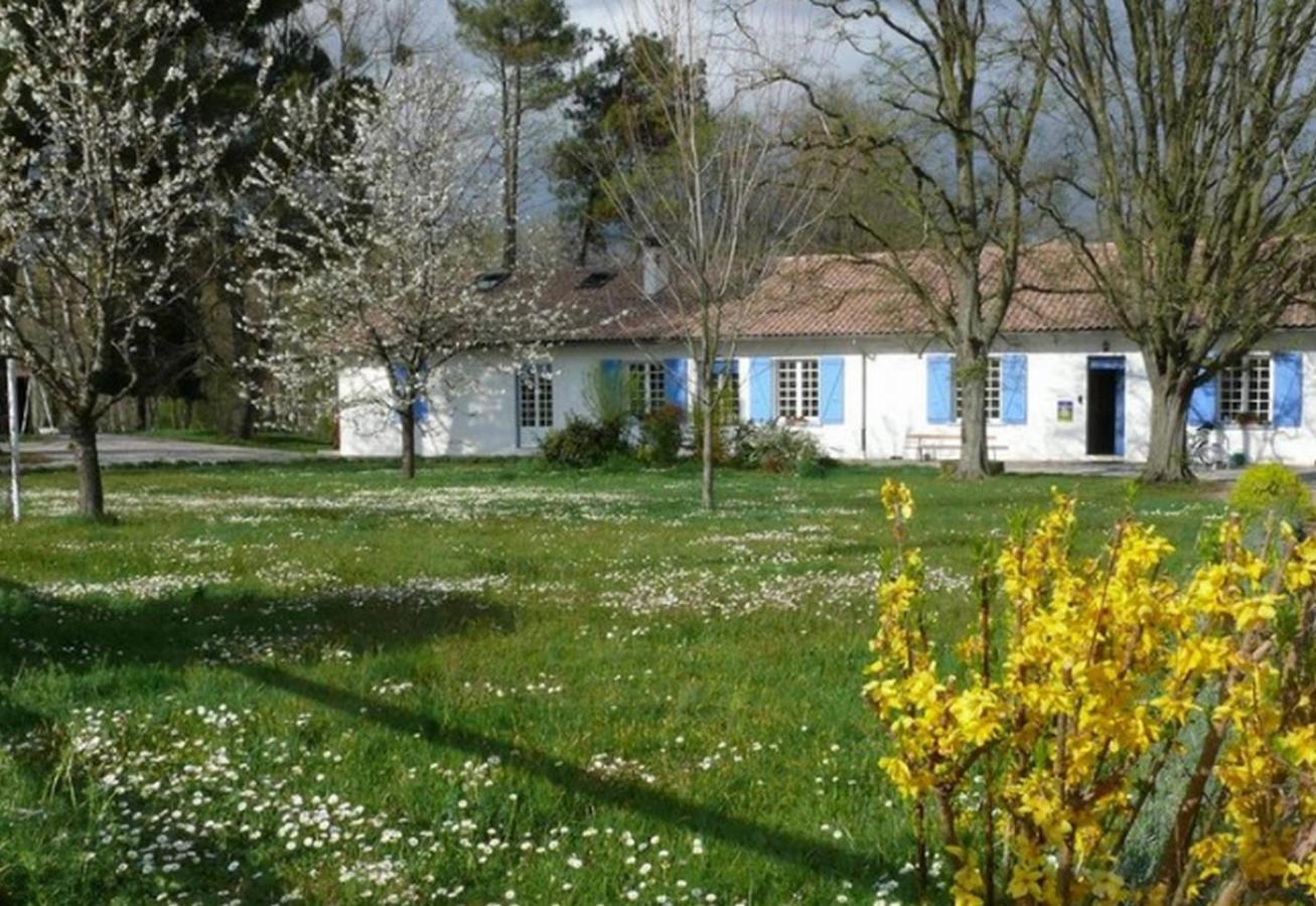 Chambres d'Hôtes La Maison Blanche Lorp-Sentaraille Exterior foto